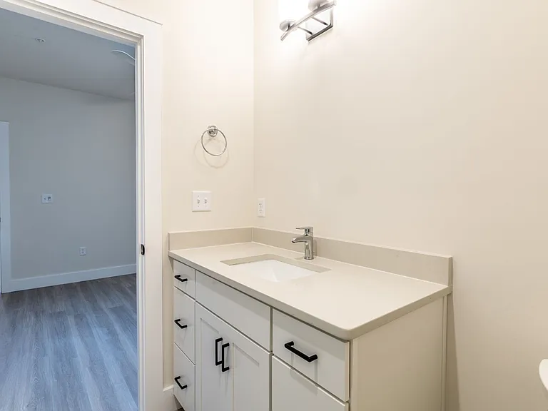 1135 Rose Hill Dr — Photo 45
