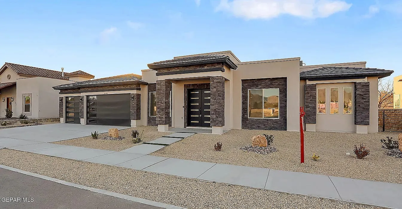 5 bed, 2939 sqft, $3,995 — Photo 2
