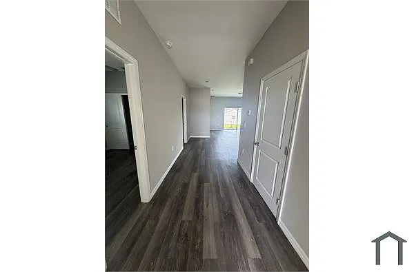 Building Photo - 5416 Bristo St