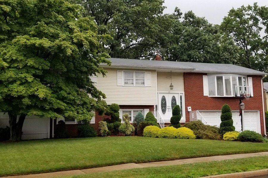 2nd image of 131 Dorchester Rd