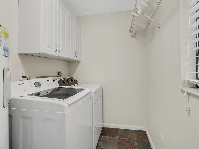 7115 Lakeridge Ct #110 — Photo 24
