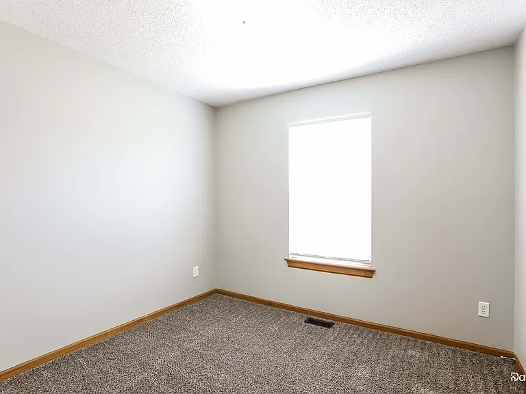 204 S Darrowby Dr — Photo 9