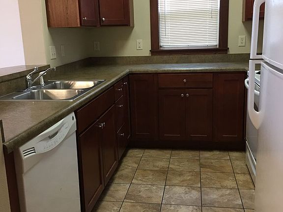 4th image of 923 Iowa Ave APT 201