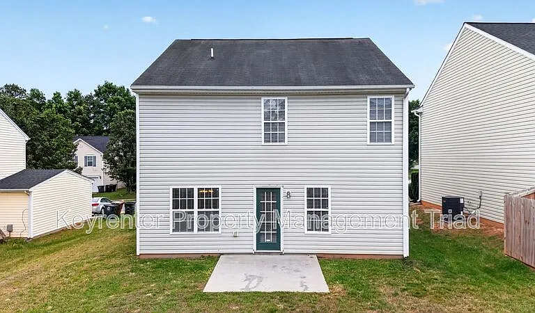 2703 Stafford St — Photo 7