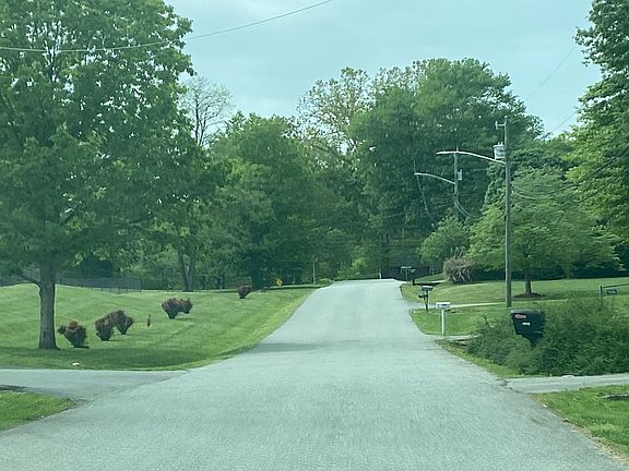 4th image of 1704 Howard Dr