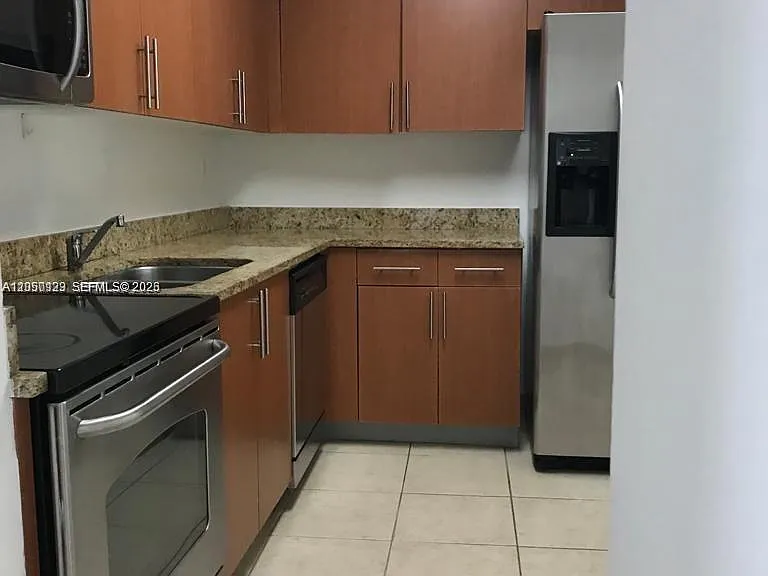 3300 NE 192nd St #5 — Photo 7