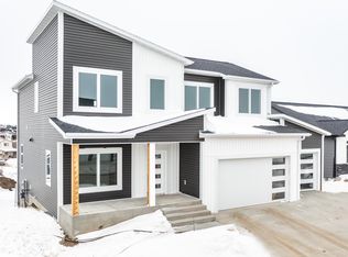 4802 Cornice Loop, Bismarck, ND 58503
