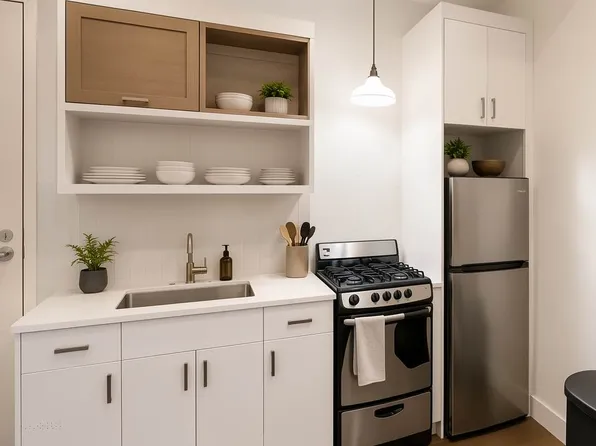 577 Evergreen Avenue image 1 of 15
