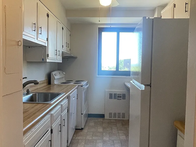 90 Prospect Ave #8E — Photo 8