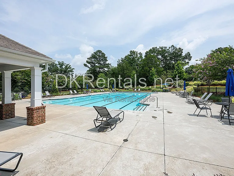 126 Verona Dr NW — Photo 32