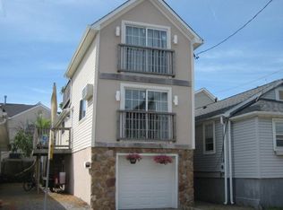 22 Surf St, Sea Bright, NJ 07760