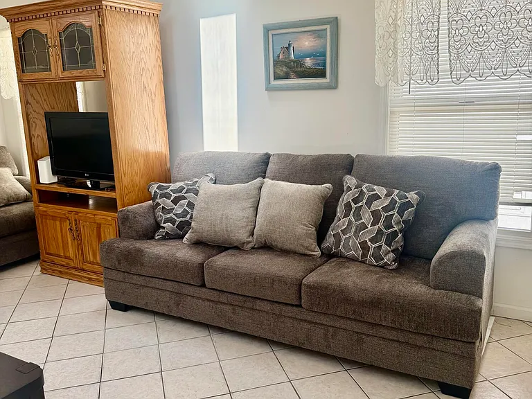 17 Danby Pl — Photo 1