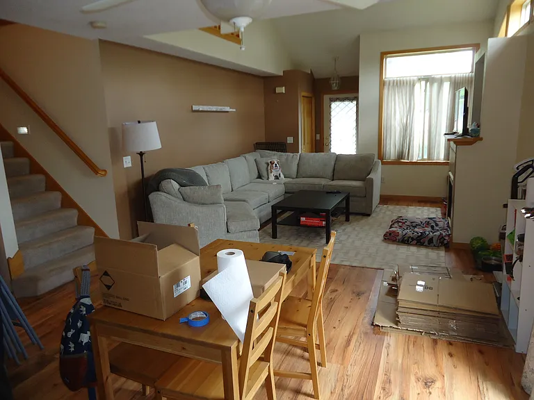 1650 Wellington Ln — Photo 2