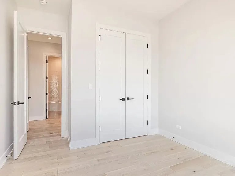 2034 N Wood St #2N — Photo 5