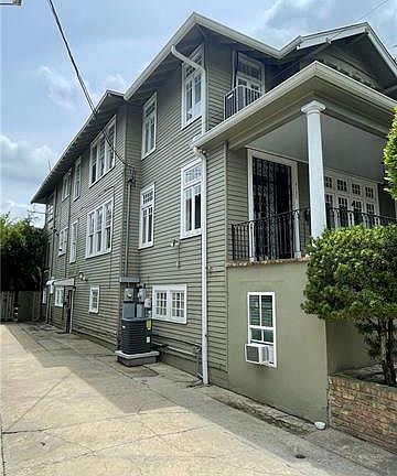 2nd image of 2127 Jefferson Ave #B