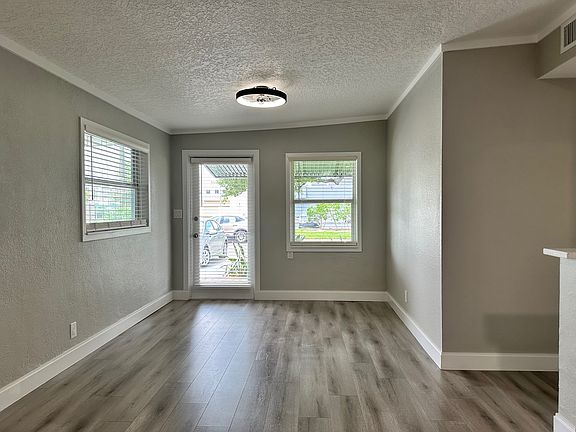 4th image of 950 Balch Ave