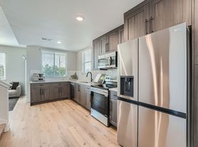 Modern 3 Bed / 3 Bath Townhomes