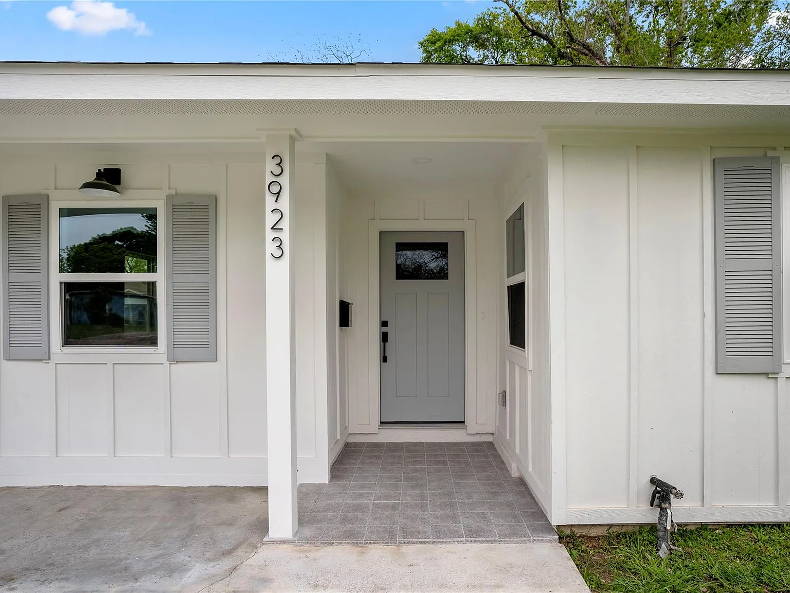 4 bed, 2.0 bath, 1388 sqft, $2,150 — Photo 2