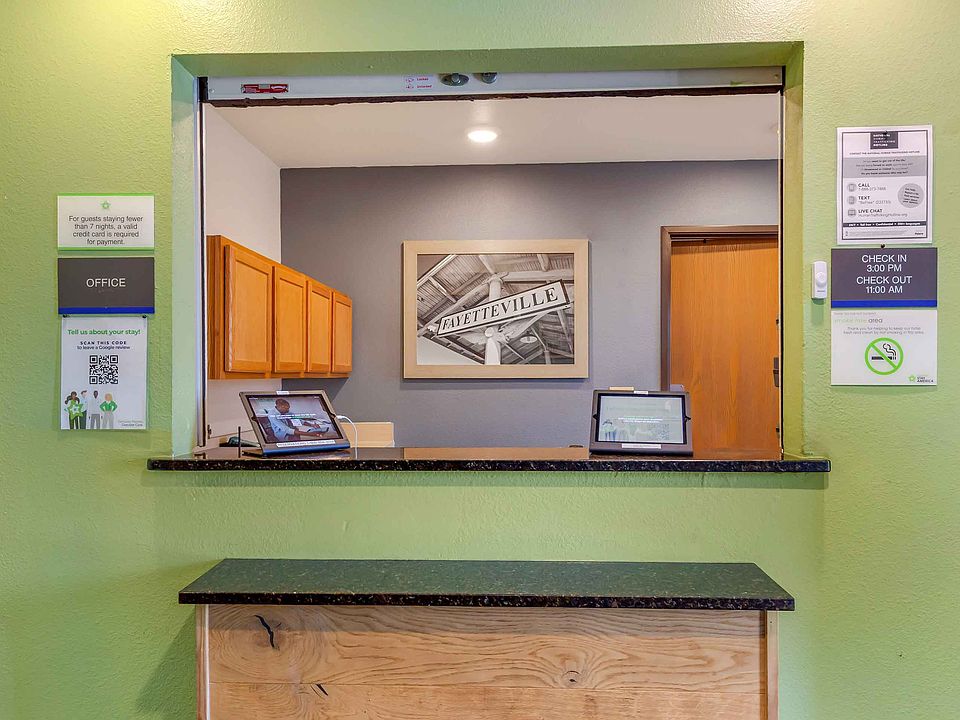 Lobby and Guest Check-in