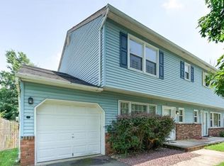 30 Delta Ct, North Brunswick, NJ 08902