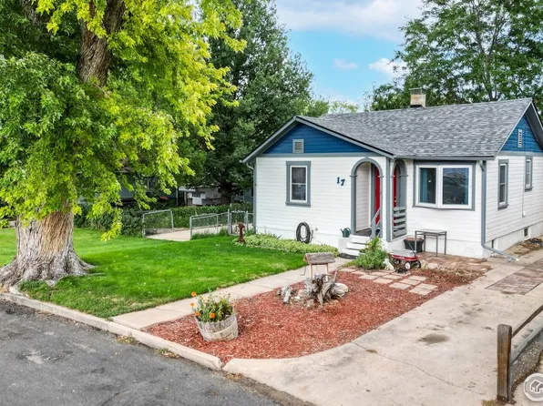 17 S Harding Ave, Johnstown, CO 80534