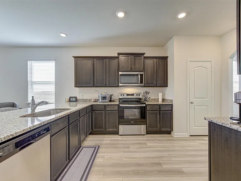 10702 Millet Ct — Photo 12