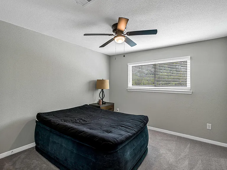 1669 W Sam Houston Pkwy S — Photo 21