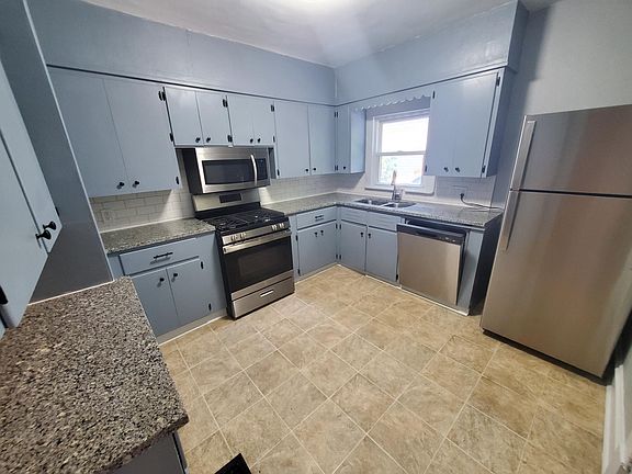 2nd image of 1825 Oakwood Ave NE