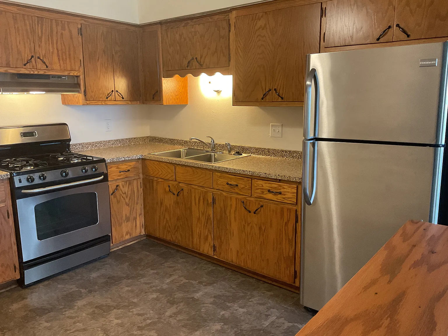 2 bed, 850 sqft, $1,150 — Photo 3