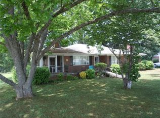 1012 S Oak St, Seneca, SC 29678