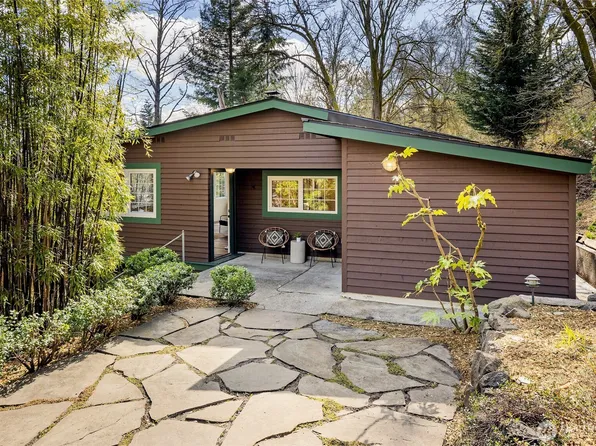 3220 Cheasty Boulevard S, Seattle, WA 98144