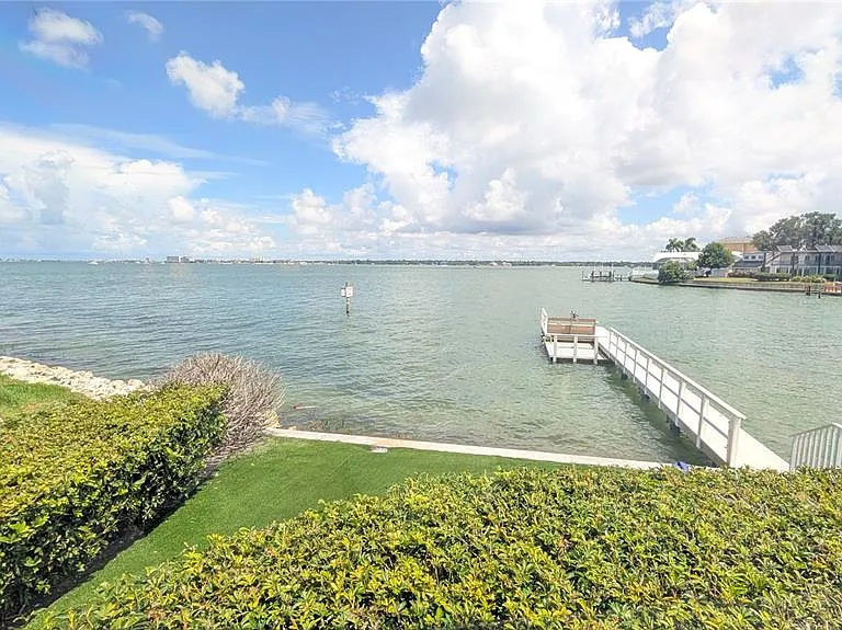 4709 Dolphin Cay Ln S — Photo 20