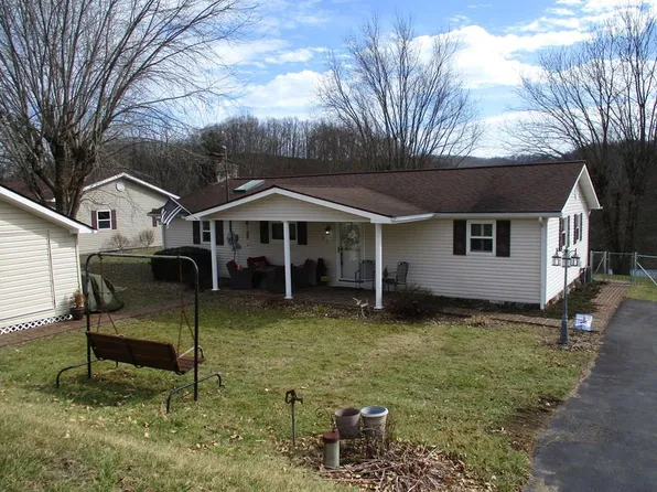 246 Dot St, Richlands, VA 24641