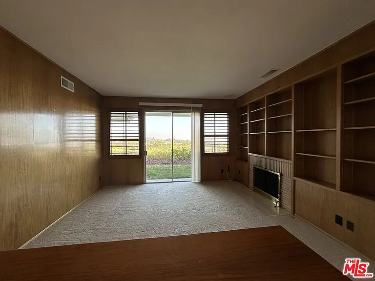 1212 Roberto Ln — Photo 8