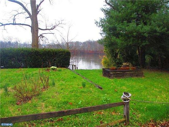 4th image of 1 River Dr
