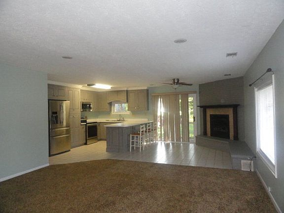 4th image of 495 Ziegler Ln
