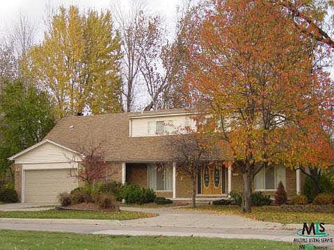 1st image of 606 Wellington Cres