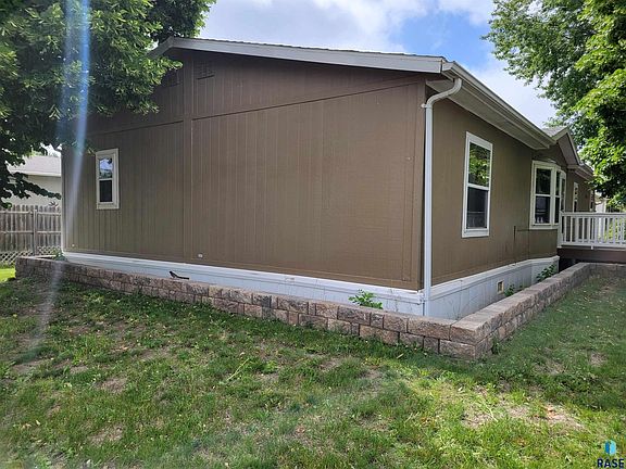 5th image of 706 N Mallard Pl