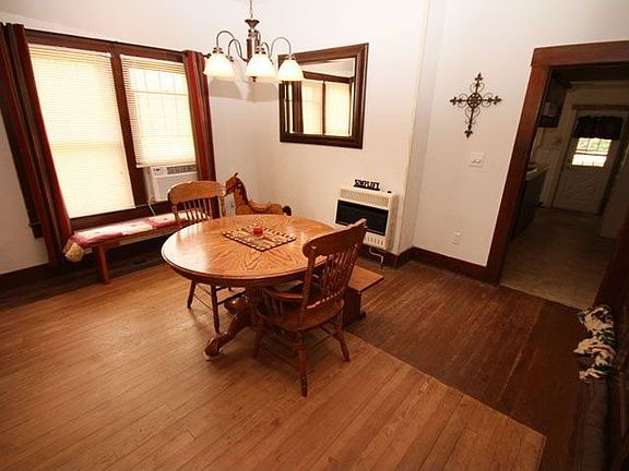 Home for Sale in Chickasha, Oklahoma $89,900