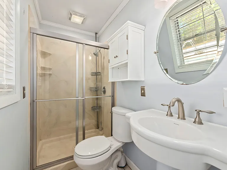 413 Springdale Dr — Photo 6