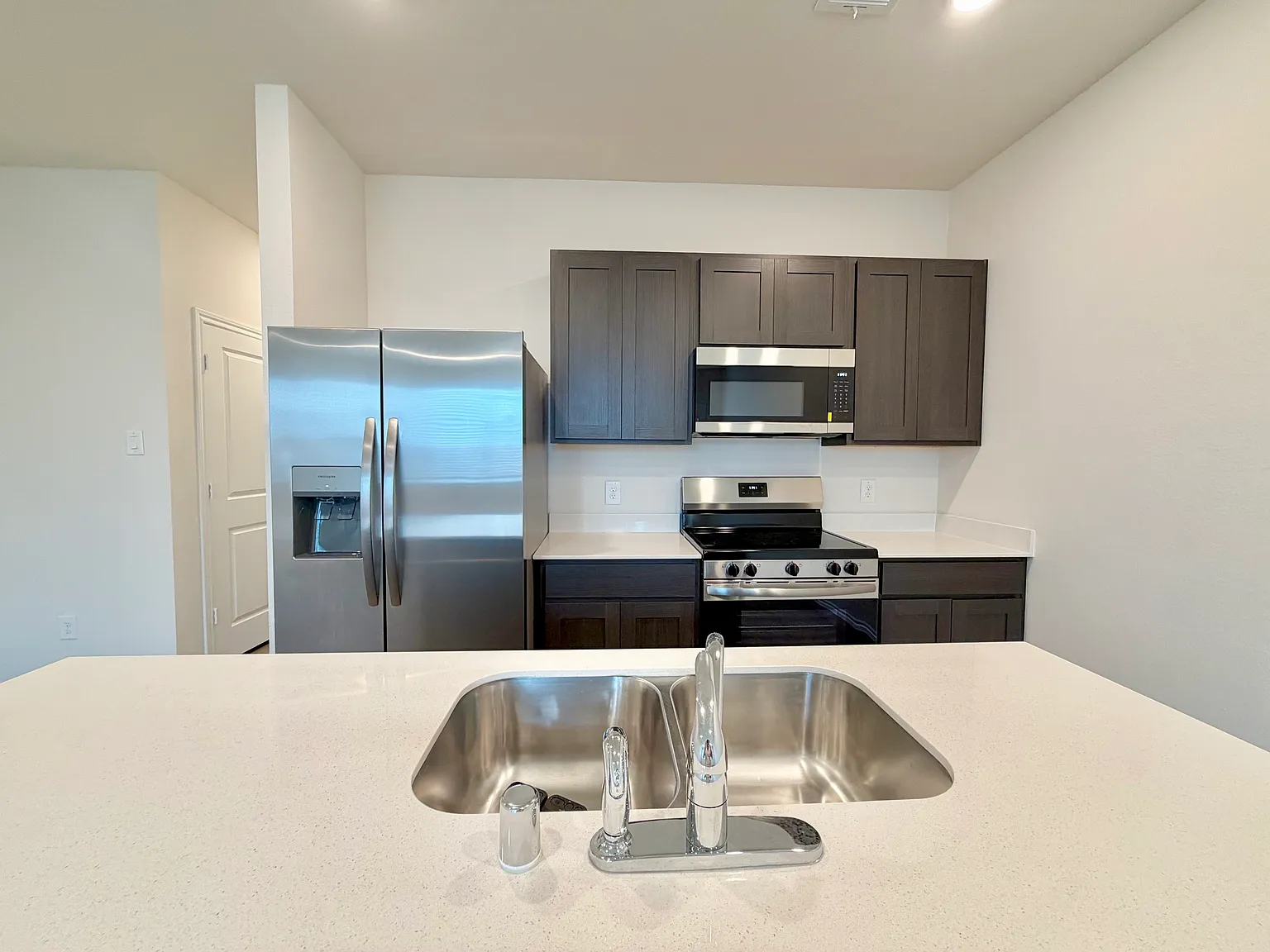 127 Cedar Ct — Photo 3