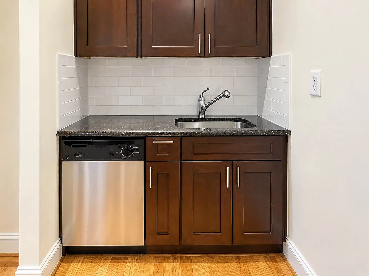 326 East 85th Street — Photo 2