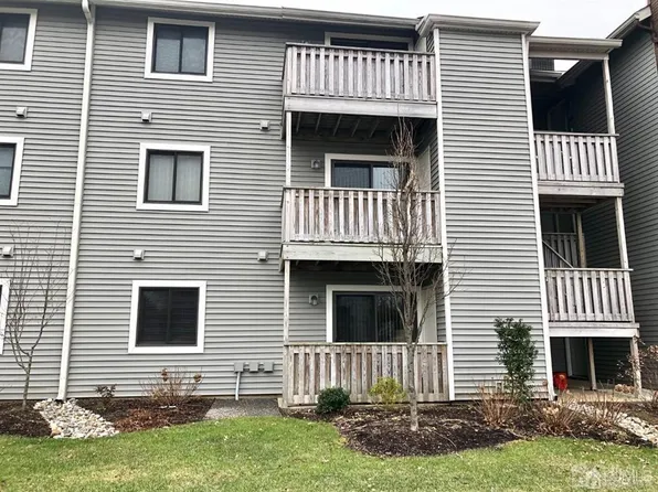 5013 Ravens Crest Dr, Plainsboro, NJ 08536