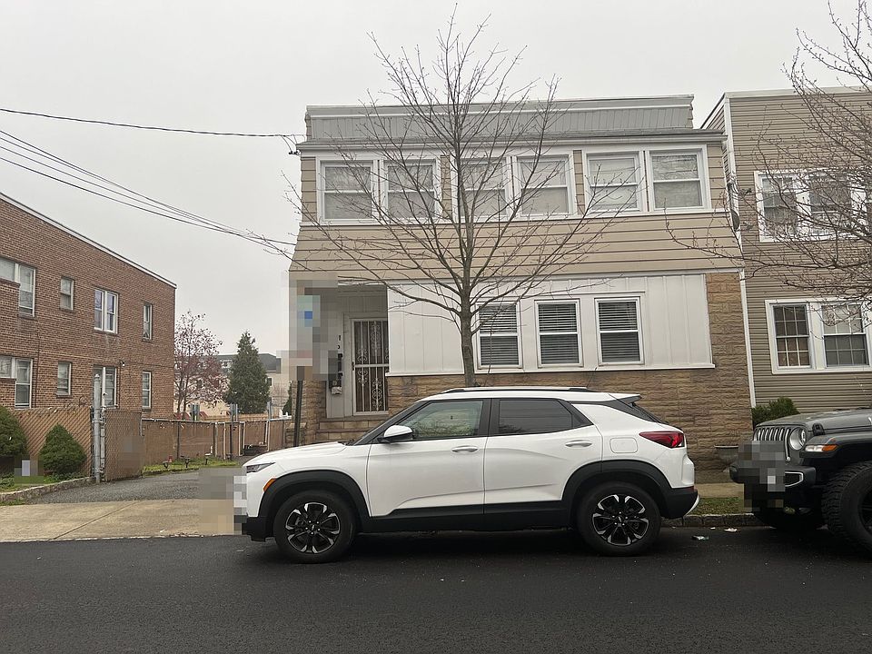 1st image of 90 Magnolia St