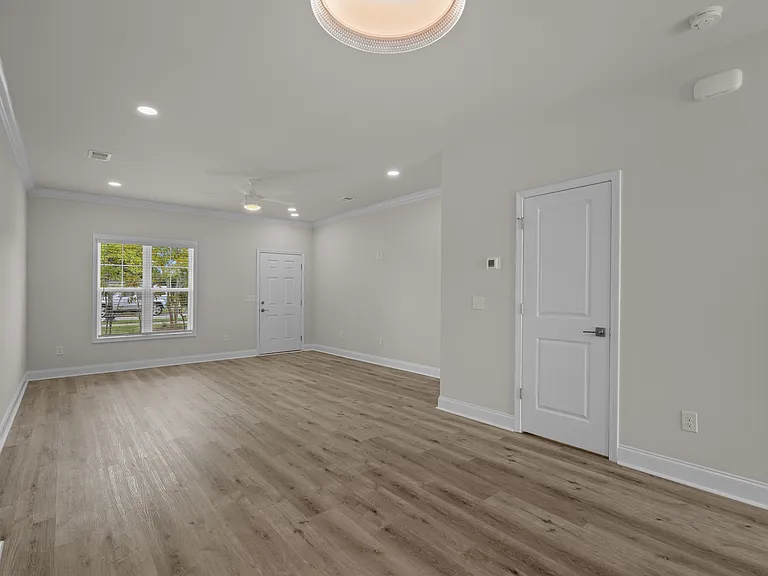801 Maxine Ct #D — Photo 5