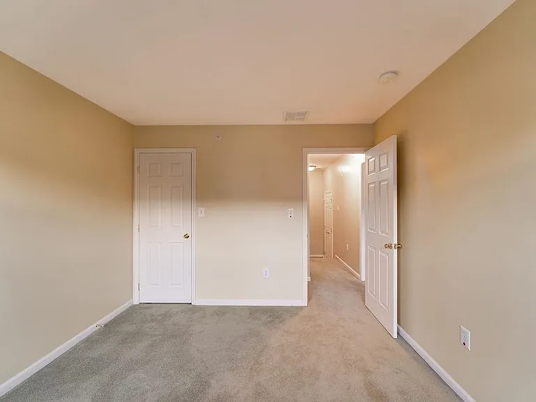 6 Carpenter Ct — Photo 11