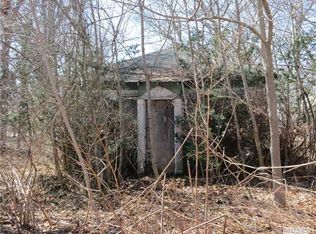 1026 Mastic Rd, Mastic, NY 11950