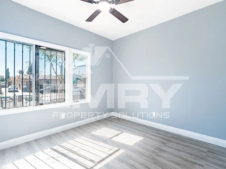 4302 S Hoover St — Photo 8