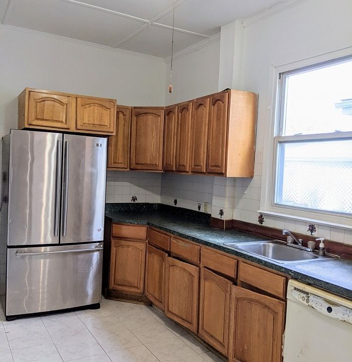 1st image of 39 Convent Ave #1R