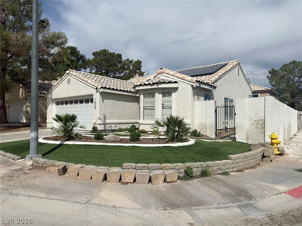 2 bed, 2.0 bath, 1197 sqft, $2,275 — Photo 1